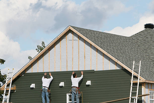 Professional Vinyl Siding technician working in Pulaski, PA